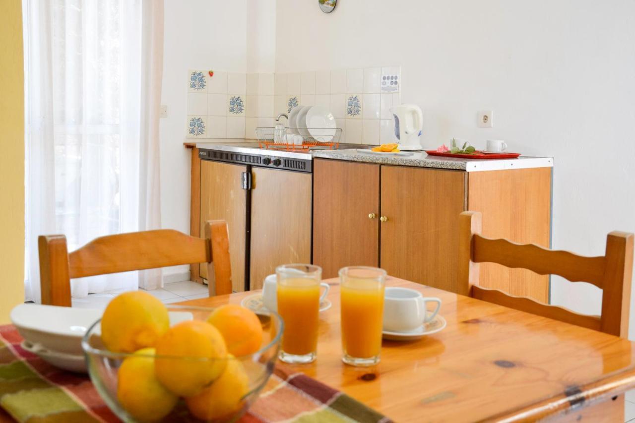 Loula Apartments Kavos Bagian luar foto